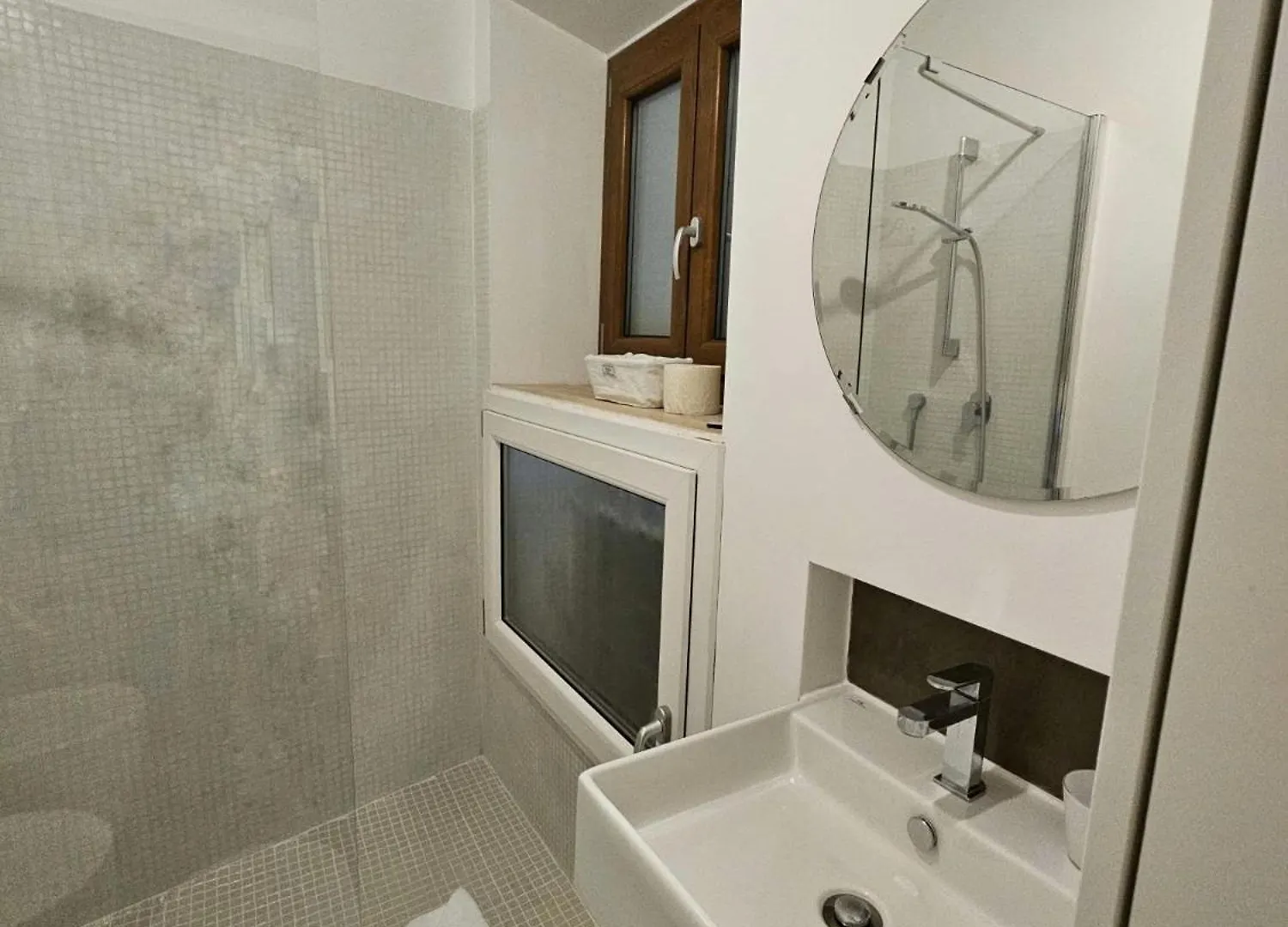 Apartment Be Your Home - Casa Di Arya Rome Italy